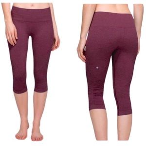 Burgundy Lululemon jogging cropped leggings size 8